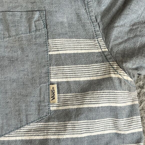 Vans Off The Wall Mens XL Blue White Striped Button Up Short Sleeve Surf Skate - Picture 3 of 10